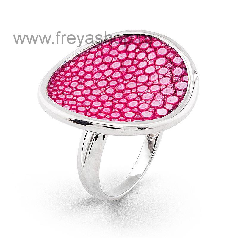 Розовое кольцо "Леони" с кожей ската,Франция